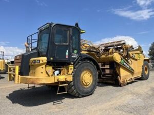 CAT 623 Elevating Scraper