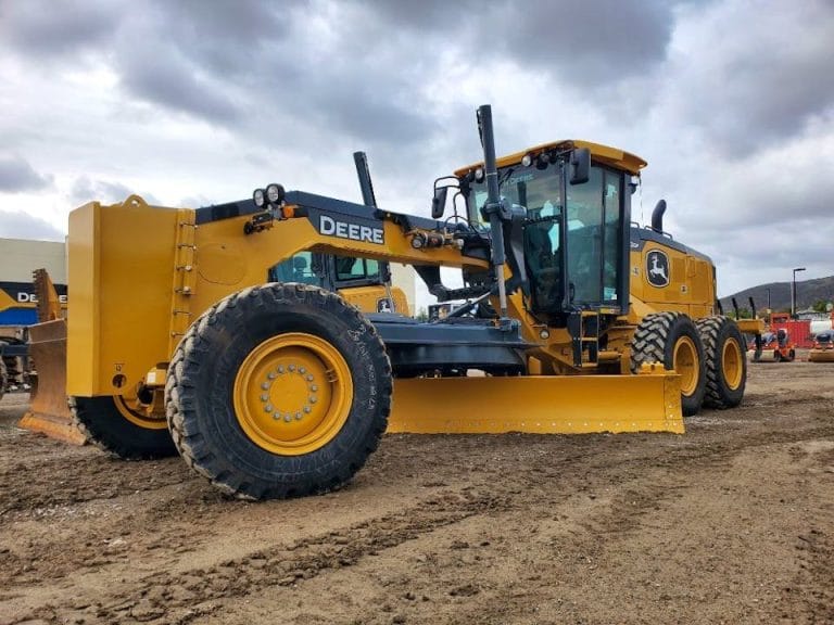 John Deere 672 Motor Grader