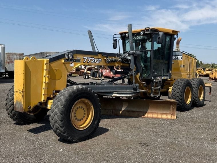 John Deere 772 Motor Grader