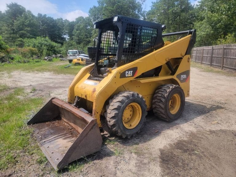 CAT 252 Skid Steer Loader