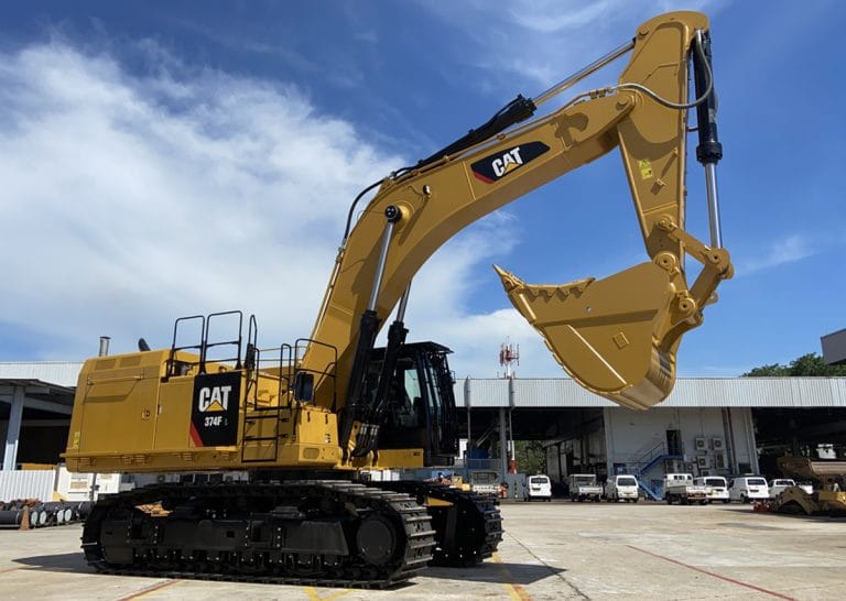 CAT 374 Extra-Large Excavator