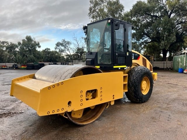CAT CS76 Smooth Drum Roller