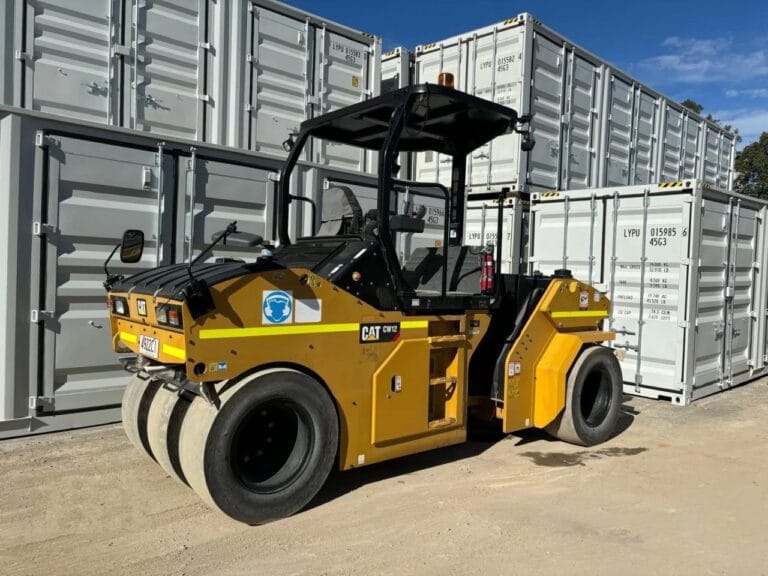 CAT CW12 Multi Tyre Roller