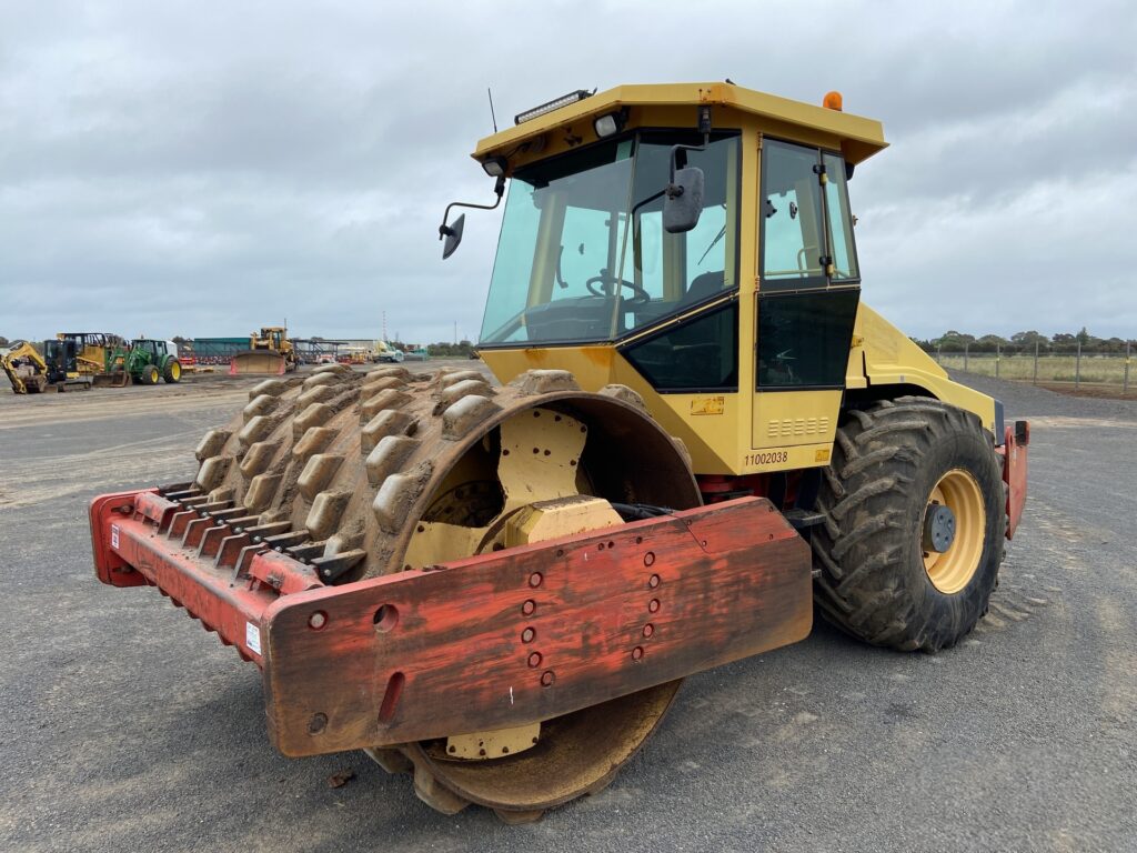 Dynapac CA302PD Padfoot Roller