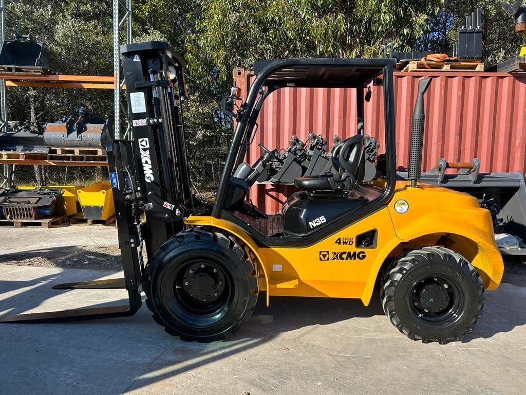 XCMG FD35T Rough Terrain Forklift