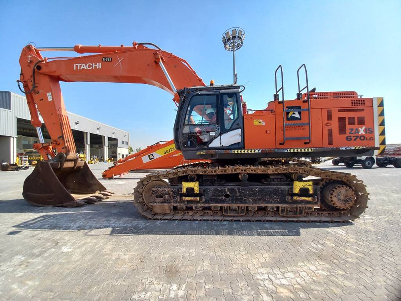 Hitachi ZX670 Large Excavator