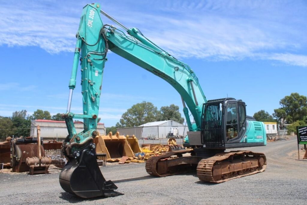 Kobelco SK260LC Medium Excavator