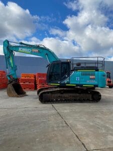 Kobelco SK300LC Medium Excavator