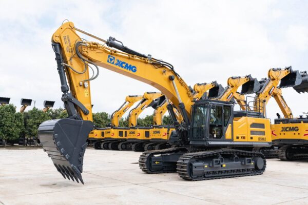 XCMG XE245DK Medium Excavator | Quotor