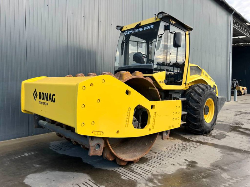 Bomag BW216PD Padfoot Roller
