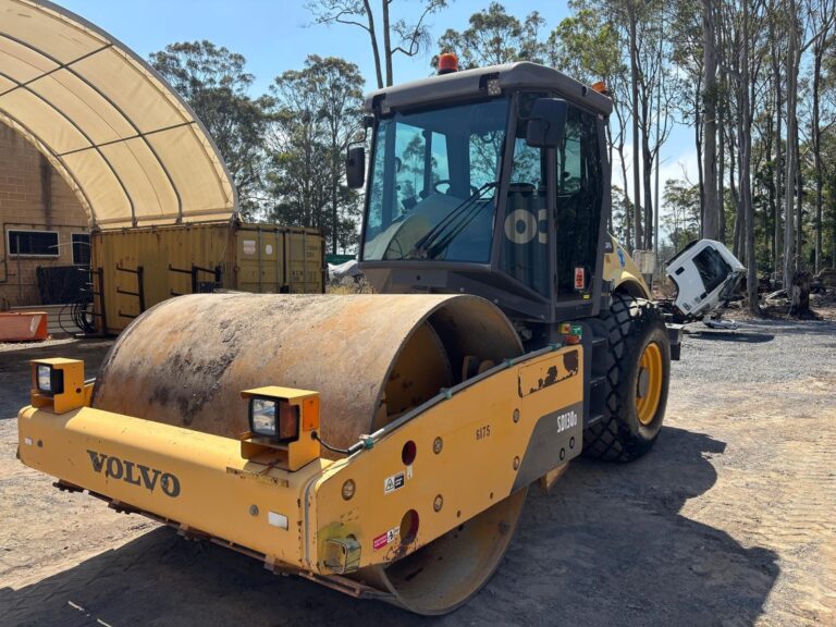 Volvo SD130 Smooth Drum Roller