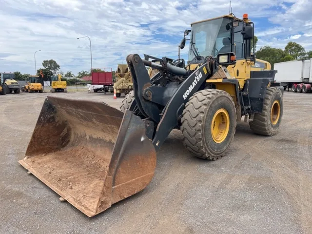 Komatsu WA320PZ Integrated Tool Carrier