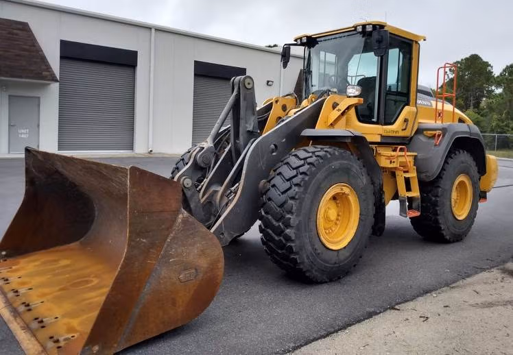 Volvo L110 TP Integrated Tool Carrier