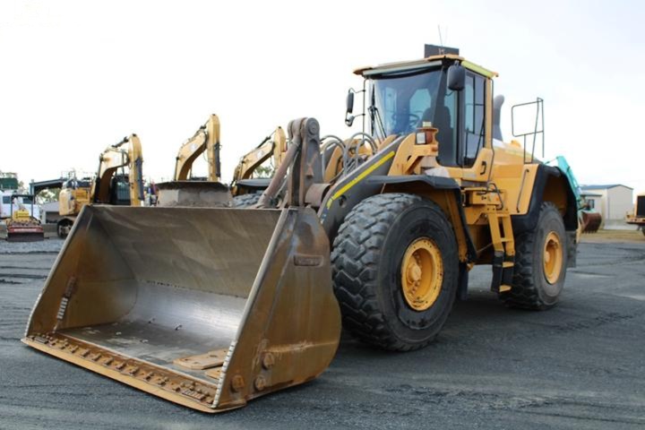 Volvo L180 TP Integrated Tool Carrier