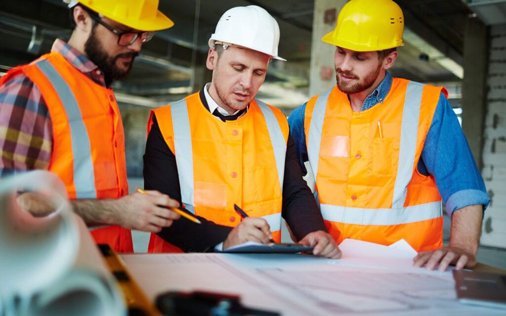 What Does a General Contractor Do: Understanding the Role of a General Contractor in Construction