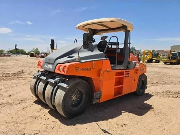 HAMM HP280 Multi Tyre Roller