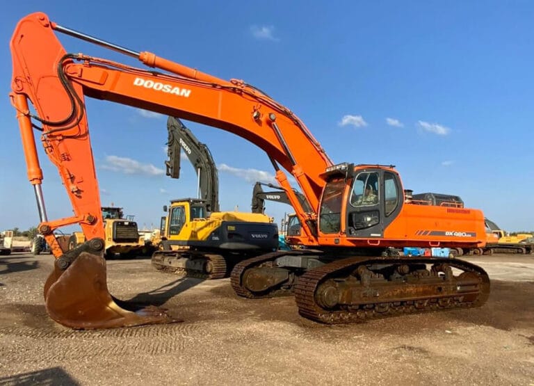 Doosan DX480LC Large Excavator